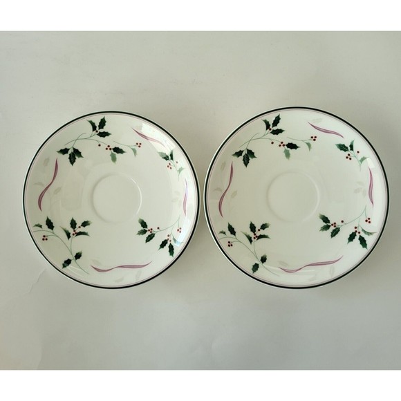 Mikasa Set of 2 Holiday Slendor Saucers  Plates BONE CHINA Y1025 Christmas Holly - Picture 1 of 4